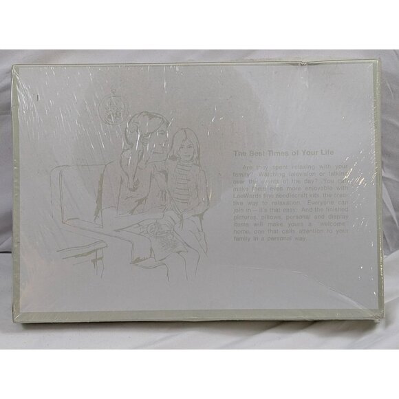 Vintage Leewards Victorian Bouquet 17" Crewel Pillow Kit 35-05278 Sealed NOS - Picture 2 of 4